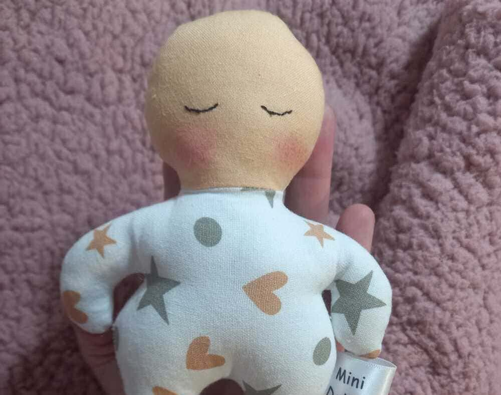 Mini doll bebé